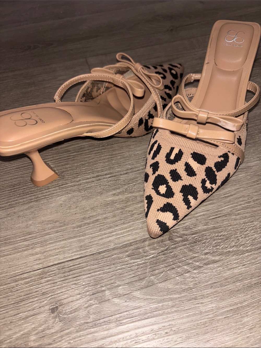 Leopard Print Pointed-Toe Bow Mules in Beige and Black
